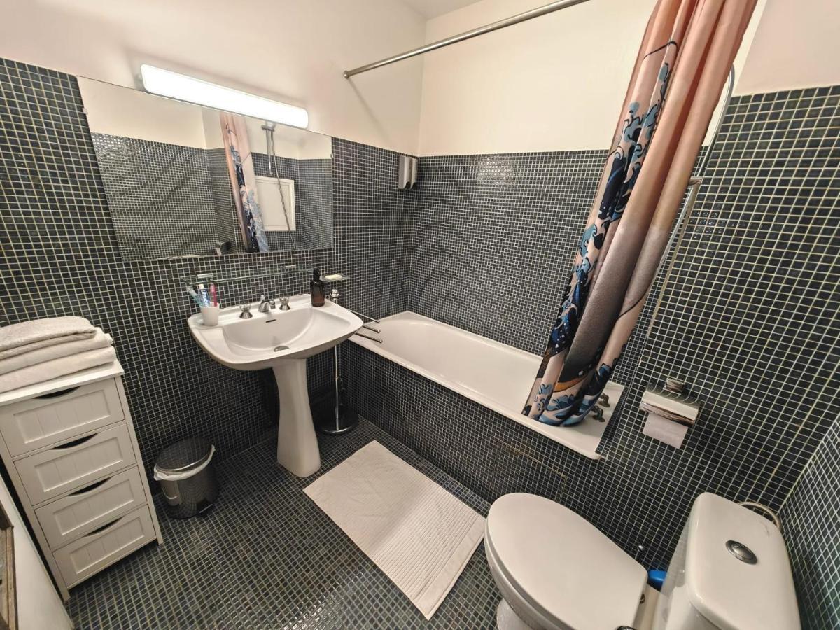 Appartement Avec Balcon Et Parking A Paris Alesia Buitenkant foto